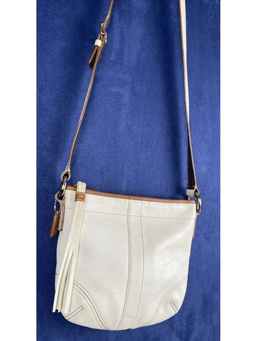 Vg Coach White Crossbody Bucket Purse Brown Trim  Boho